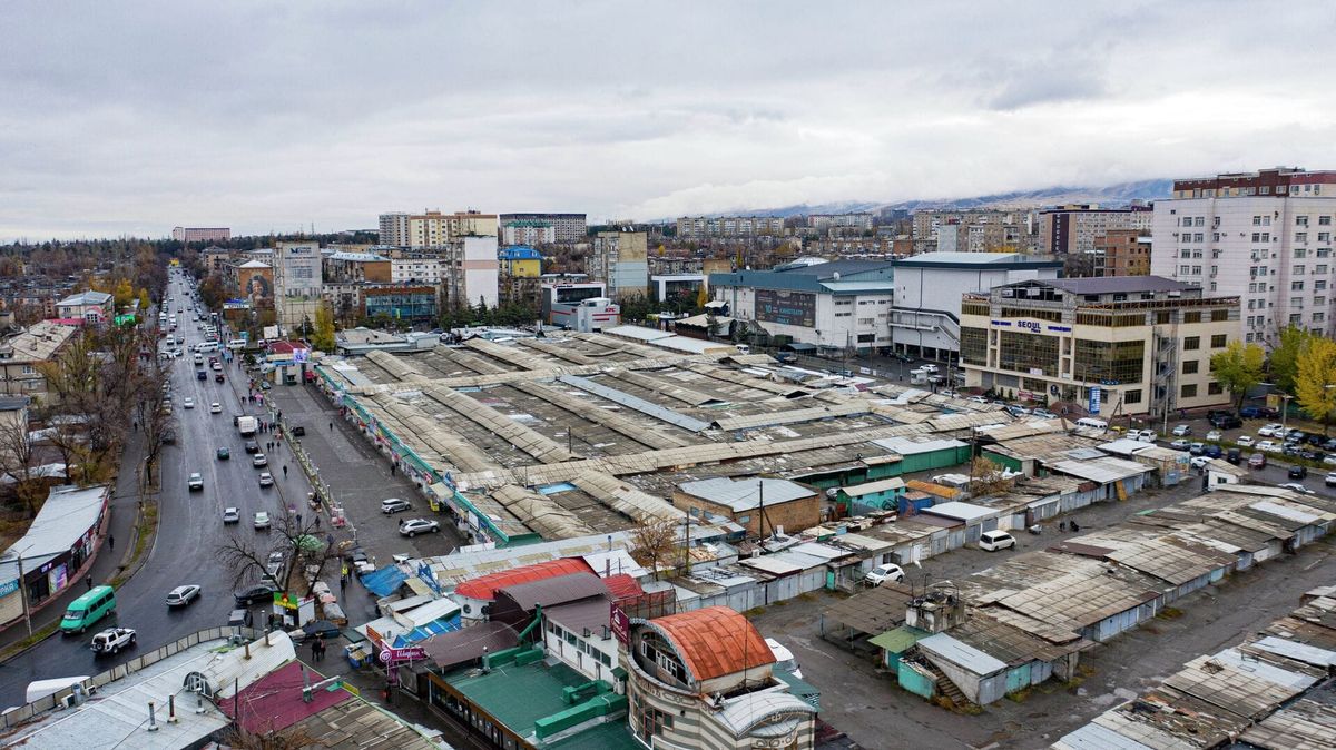 “Орто-Сай” базарын тейлеген салыкчы кармалды