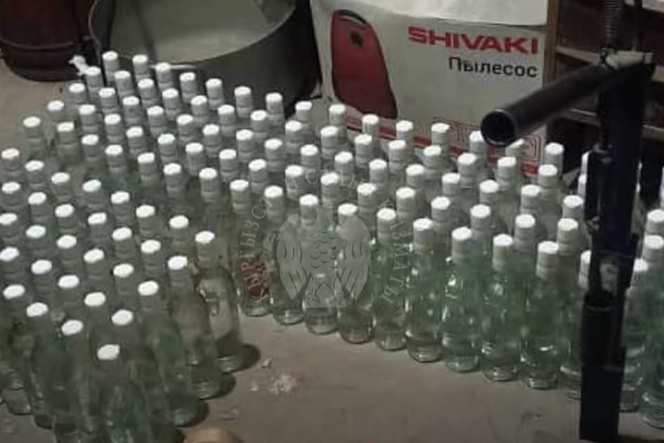 Контрафакттык алкоголдук продукция чыгарган кампа аныкталды