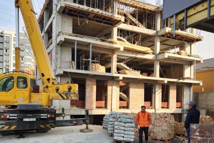 Бишкекте коопсуздук талаптарын бузган курулуш убактылуу токтотулду