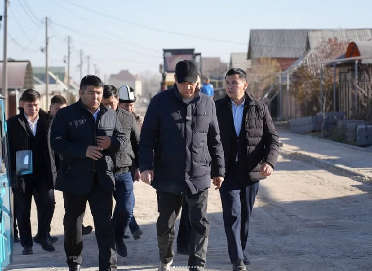 Бишкек мэри инфраструктуралык жана социалдык объектилерди текшерип чыкты