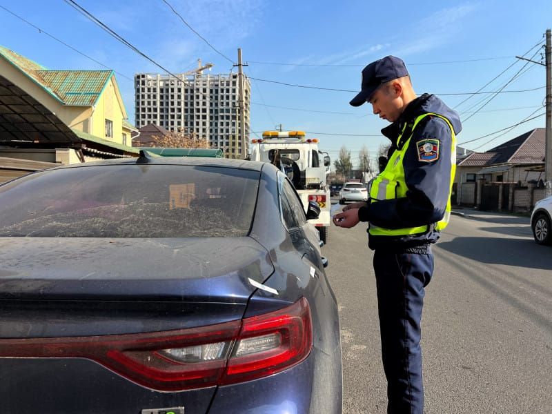 Бишкекте тыюу салынган жерлерге токтогон 64 унаа эвакуацияланды