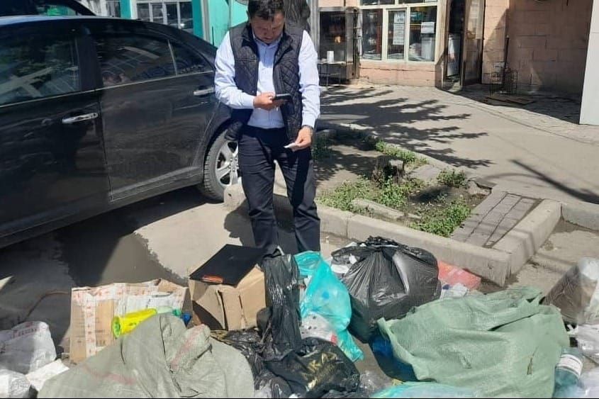 Бир жумада шаардык тазалык эрежесин бузуу боюнча 2 млн 976 сомго 363 протокол түзүлгөн