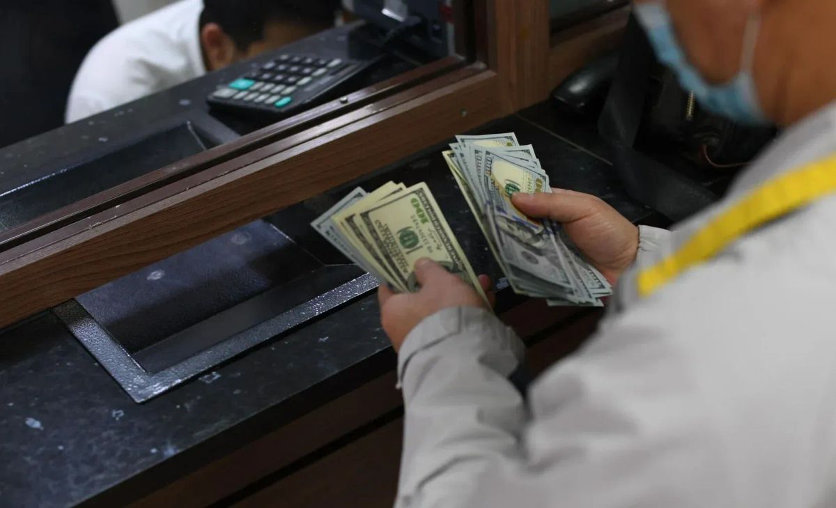 Бишкекте эки акча алмаштыруу бюросуна 55 миң сомдон айып пул салынды