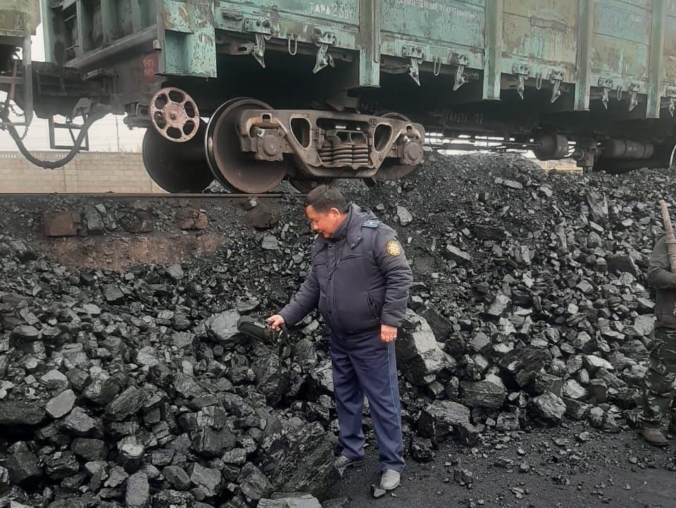 Чүйдөгү көмүр кампаларга экологиялык көзөмөл жүргүзүлүүдө