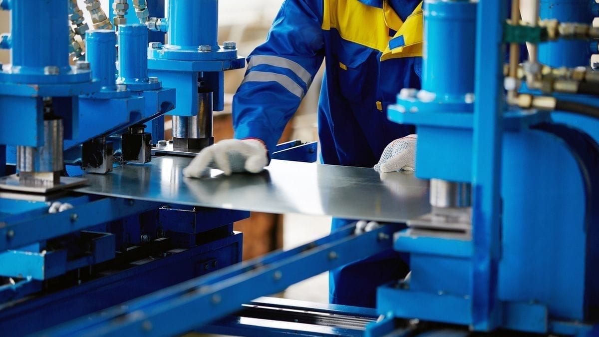 Кыргызстанда 10 айда 595 млрд сомдук өнөр жай продукциясы чыгарылды