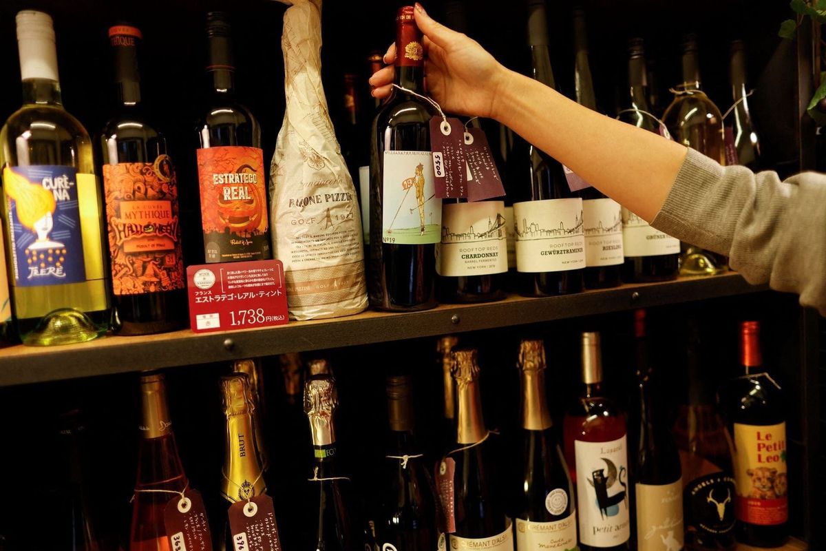 Сауд Аравиясында кирешеси айына 13,3 миң доллардан жогору чет өлкөлүк ичимдик сатып алса болот