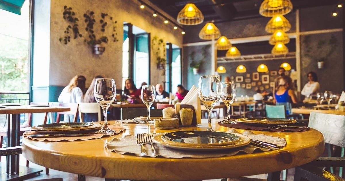 Кызмат көрсөтүү тармагы экономикалык өсүштүн 49,3%ын түздү