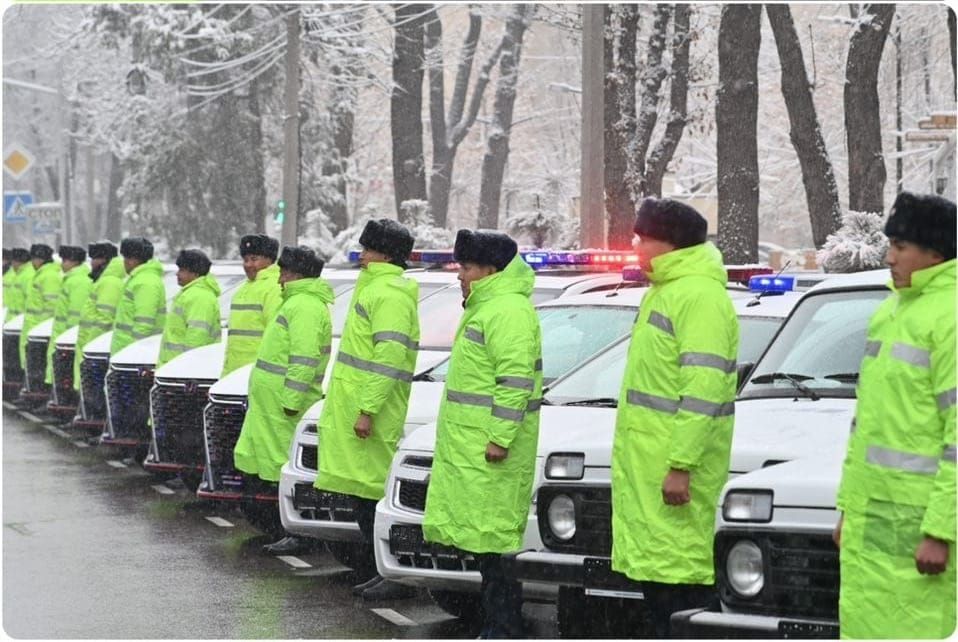 Милиция кызматкерлерине 50 кызматтык унаа жана 5 карда жүрүүчү техника тапшырылды