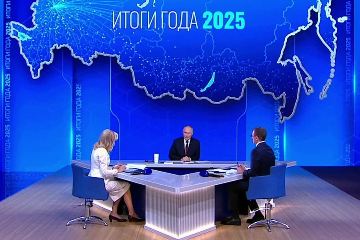 В.Путин экономикалык кырдаал туруктуу экенин түз эфирде билдирди