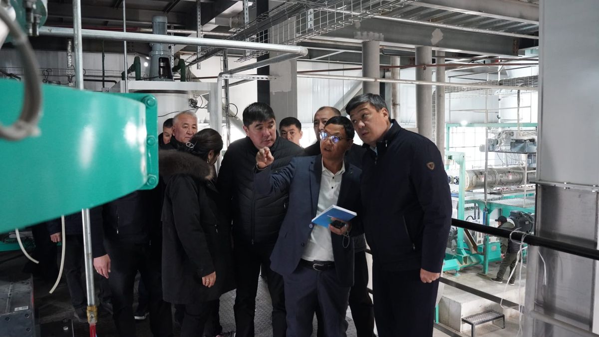 Аквакультура тармагында улуттук өндүрүш: Б.Төрөбаев BIOJEM заводуна барды