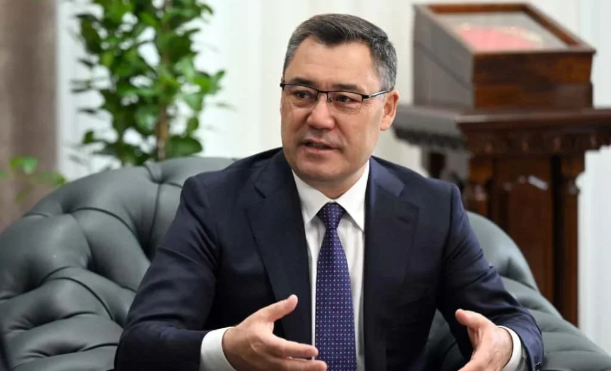 Садыр Жапаров: Мектептердин тартыштыгы 12 жылдык билим берүүгө байланыштуу эмес