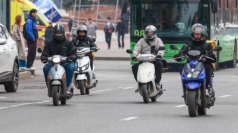 Эми мопед айдоо үчүн А1 категориясындагы күбөлүк талап кылынабы?