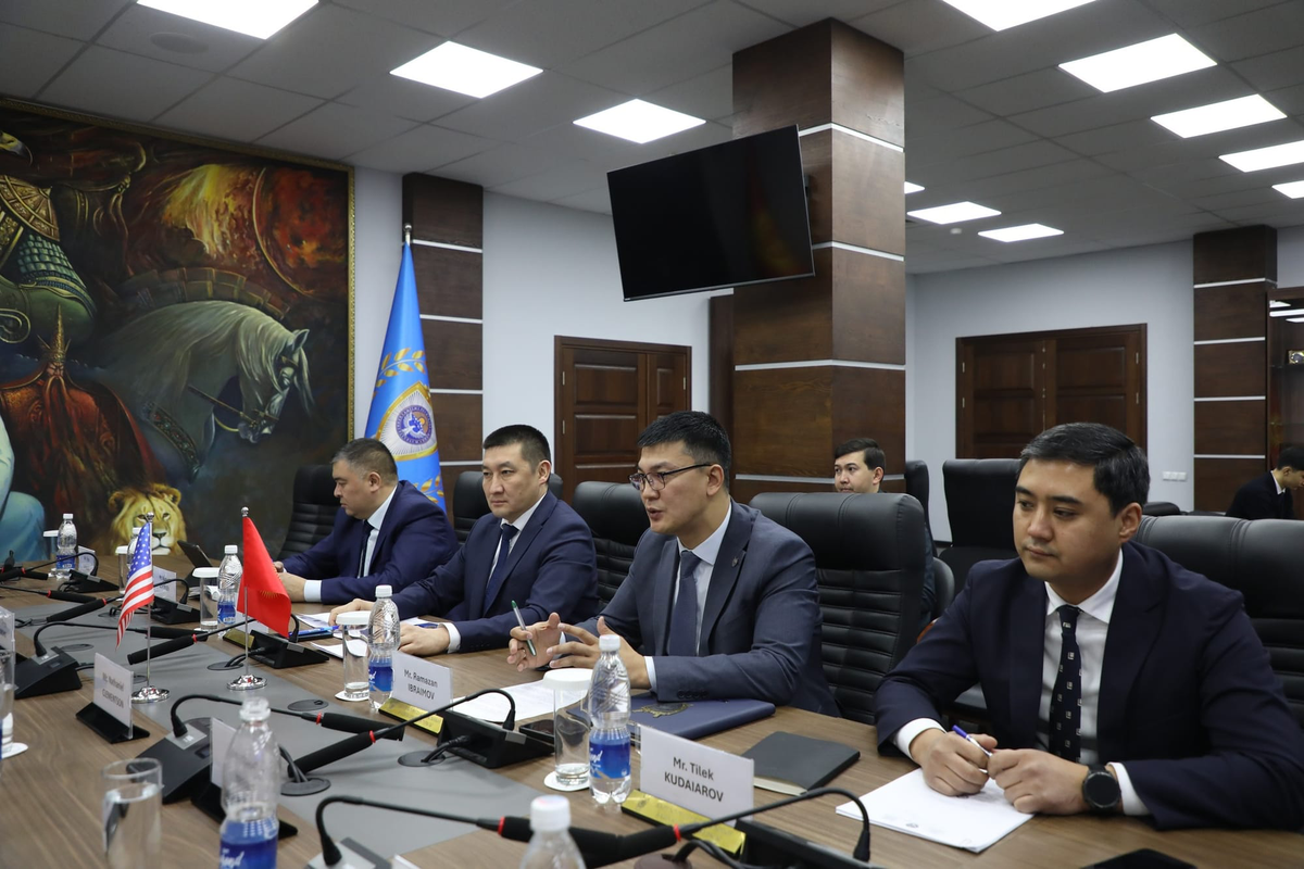 Кыргызстан менен АКШ транс улуттук кылмыштуулукка каршы кызматташууну күчөтөт