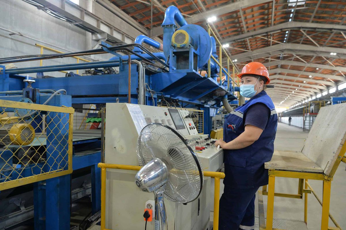 2025-жылы Кыргызстанда өнөр жай өндүрүшү дээрлик 800 млрд сомду түзгөн