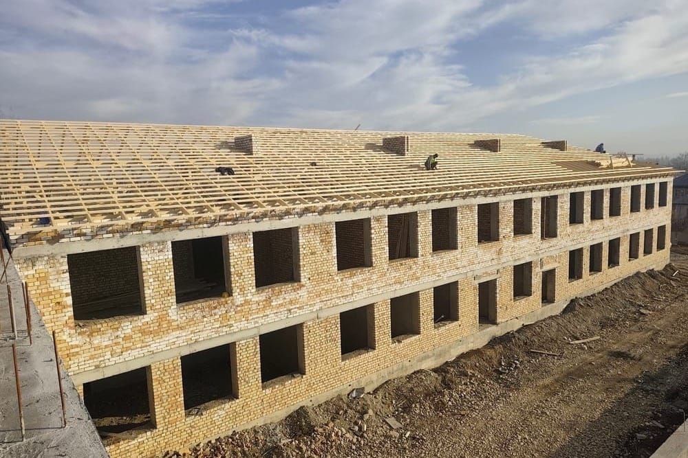 Манас шаарында 550 орундук мектеп курулуп жатат