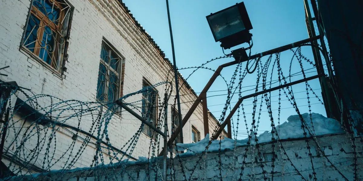 Кыргызстанда жатак абактар жоюлат