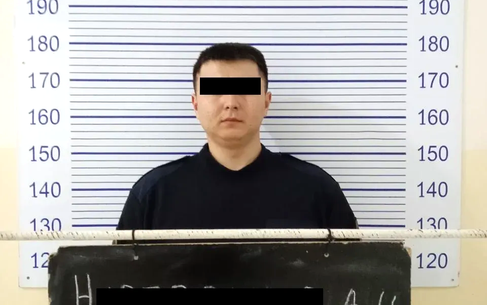 Өзгөндө үч милиция кызматкери кылмышка шектелип кармалды