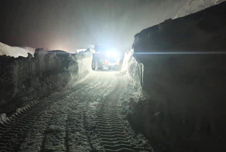 Түндүк-Түштүк жолунда кар көчкү түшүп, Арал-Казарман бөлүгү жабылды