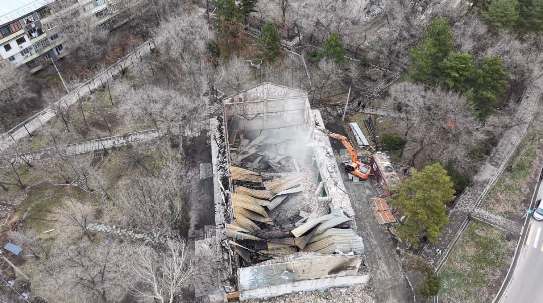 Бишкекте "Чатыр-Көл" кинотеатрынын ордуна маданий борбор курула баштады