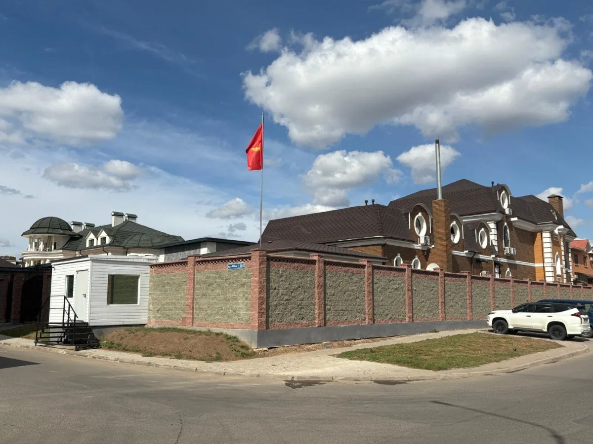 Казакстан, Кыргызстан элчиликтери эки өлкөдөгү имараттарды бекер пайдаланышат