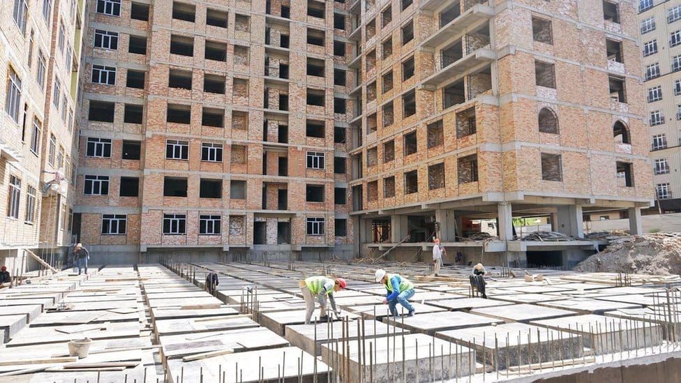 Бишкекте мыйзамсыз 16 кабат үй куруп жаткан компанияга айып пул салынды