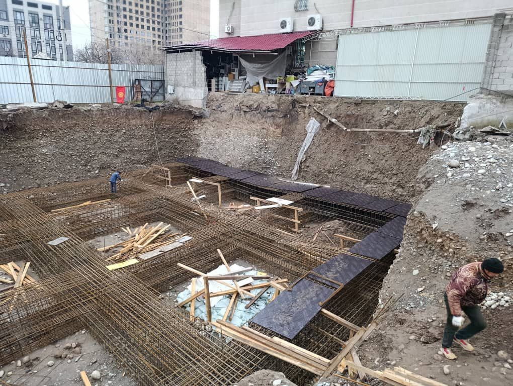 Бишкекте мыйзамсыз курулуш аныкталып, 200 миң сом айып пул салынды