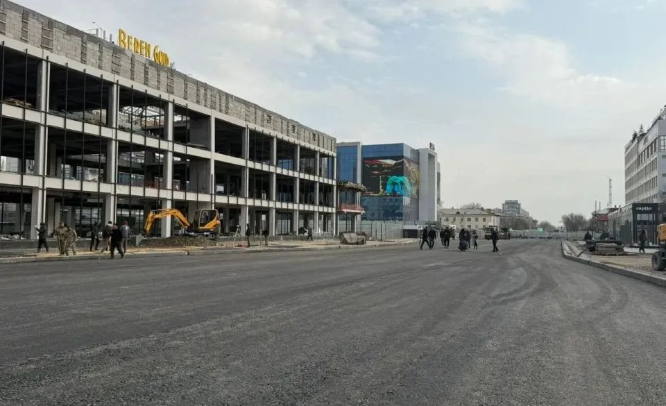 ЦУМдун жанындагы 3 кабаттуу имарат толук бузулат