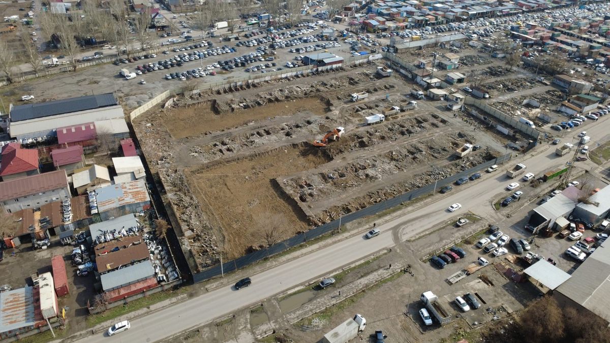 Кудайбергендеги бузулган 600 гараждын ордуна мектеп курулуп жатат