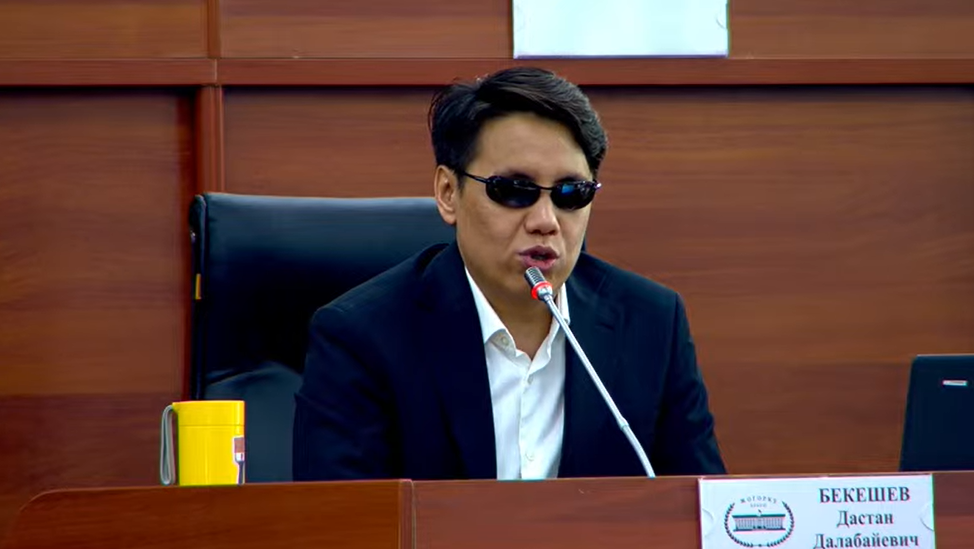 Дастан Бекешов Теңгиз Бөлтүрүктүн 55 миң доллар айлыгын сынга алды