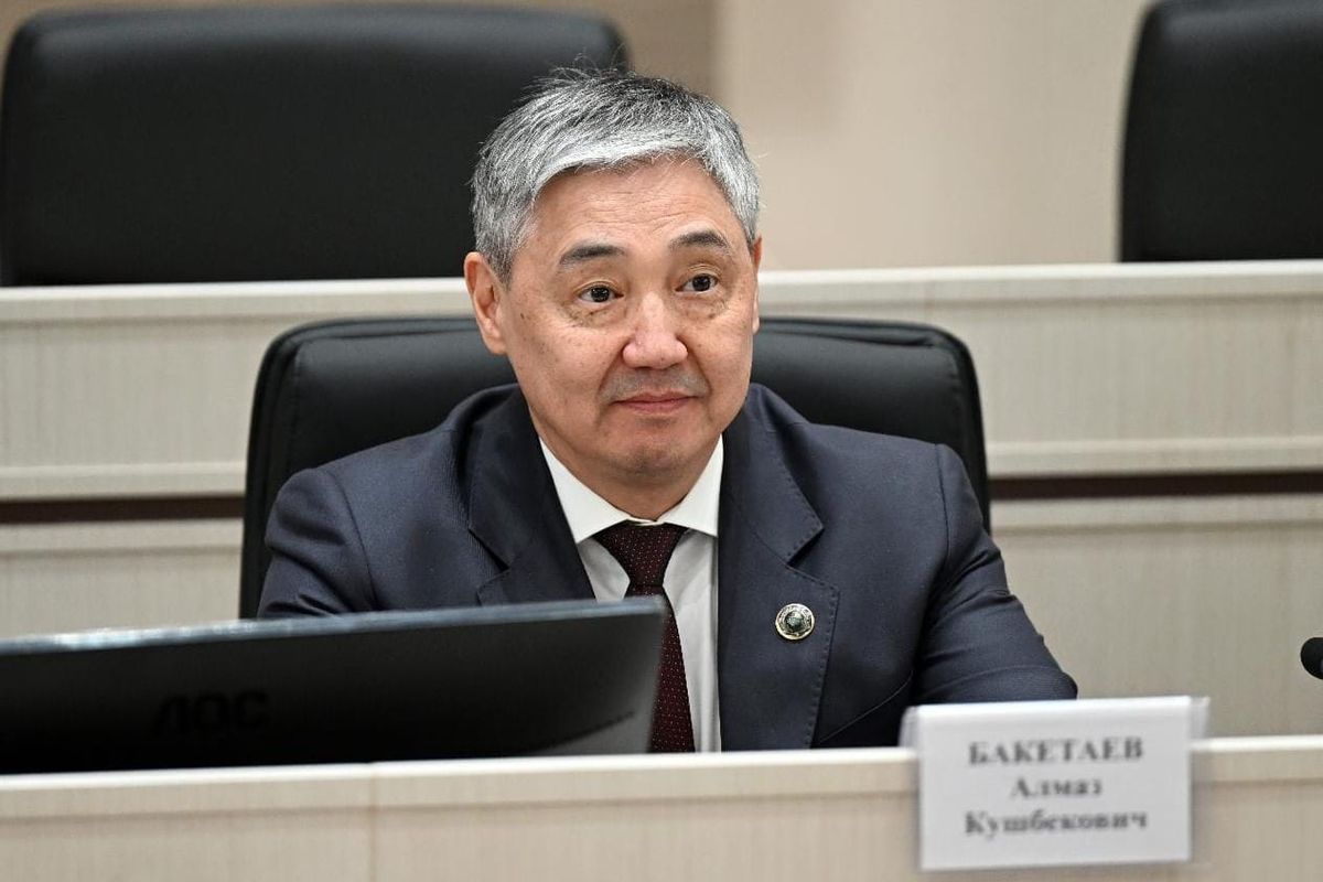 Алмаз Бакетаев КРнын Улуттук банкынын төрагасы болуп дайындалды