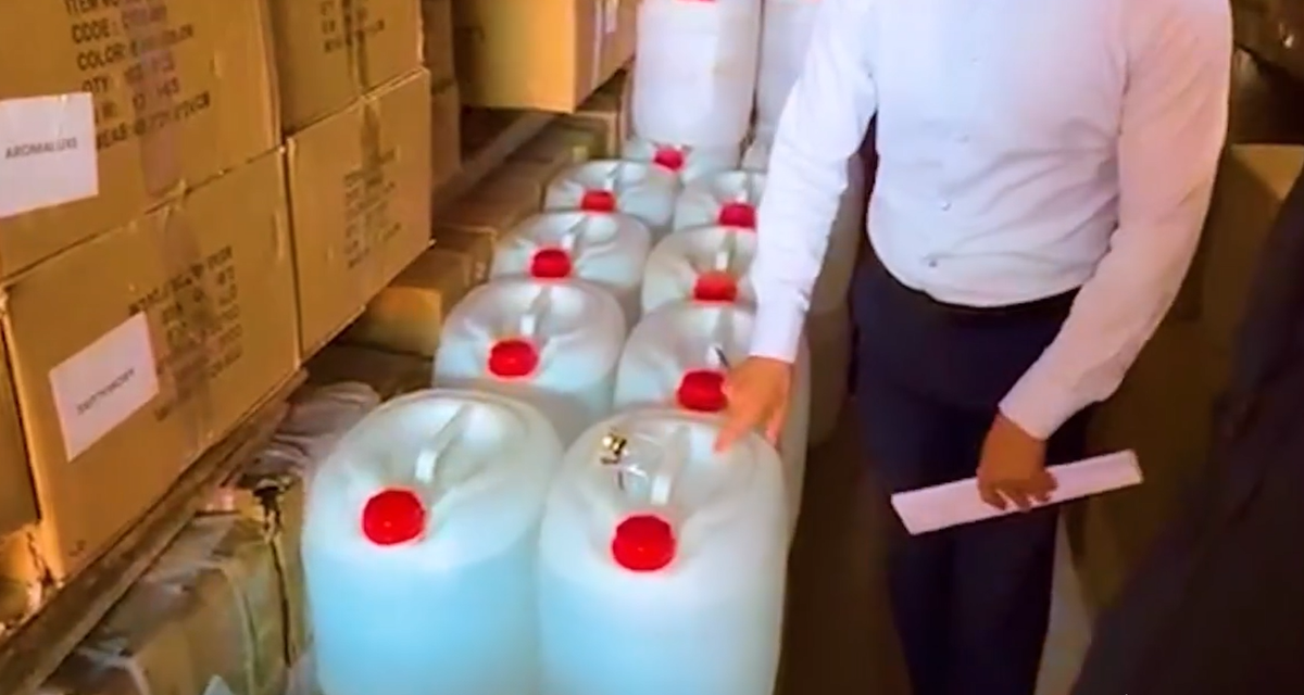 Кыргызстанда 2,3 миң литрден ашык этил спиртин мыйзамсыз алып кирүү аракети токтотулду