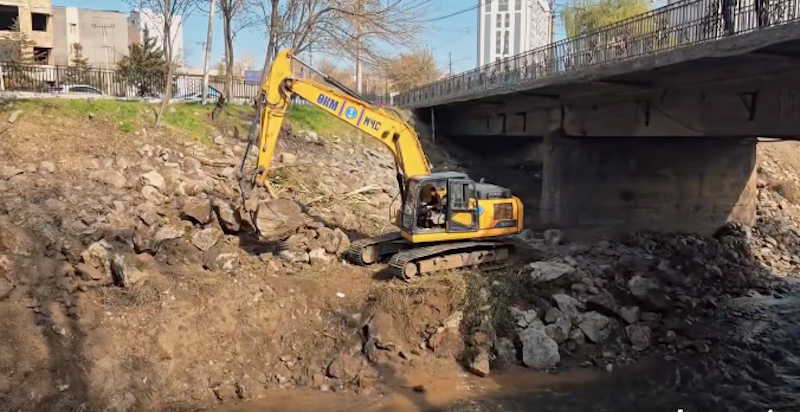 Ак-Буура дарыясынан дээрлик 317 миң куб метр таштанды чыгарылды