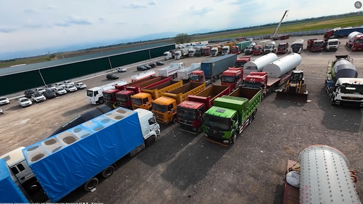 Кыргызстанда ар башка унаанын тетиктеринен куралган Кытай техникалары аныкталды