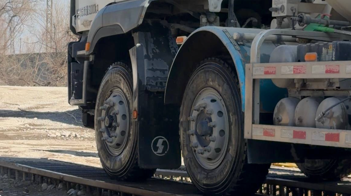 Курулуш объектилеринде дөңгөлөк жуучу жайлар текшерилүүдө