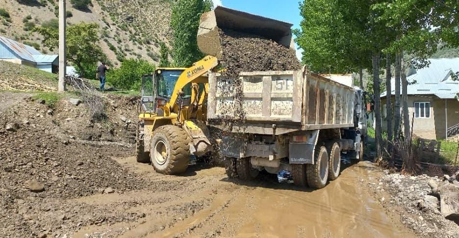 Аксыда селдин кесепетинен жабылган жолдун бир тарабы ачылды