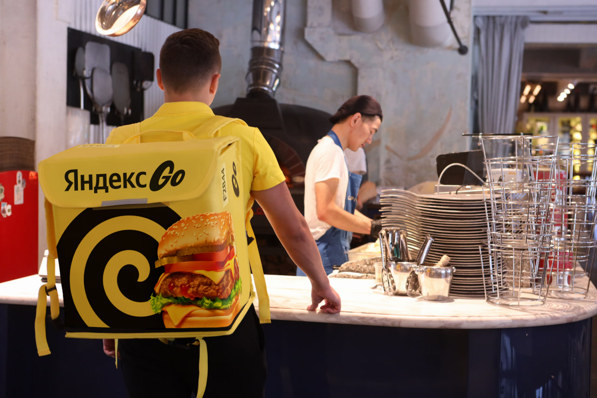 Кыргызстандагы эки жыл: Яндекс Goнун Тамагы - жеткирүү рыногун кантип өзгөртүп жатат