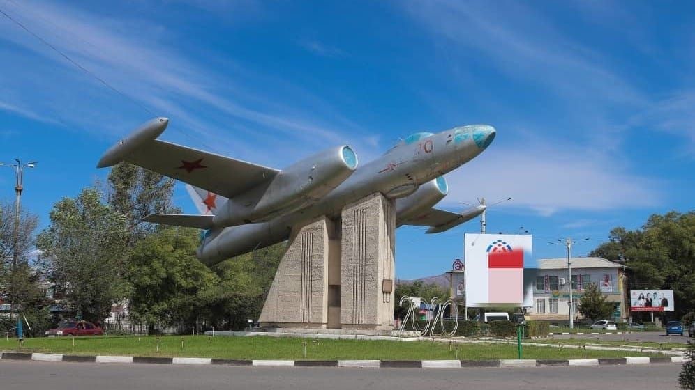 Мамлекеттик органдарды, ЖОЖдорду Токмокко көчүрүү демилгеленди