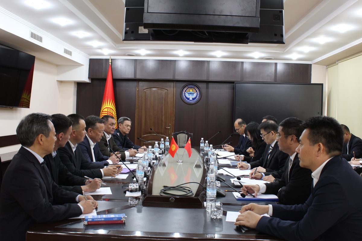 Кыргызстан менен Кытай автотранспорт тармагындагы кызматташтыкты кеңейтет