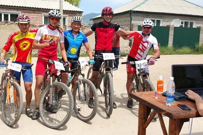 Нарында үй-бүлөлүк велотур өтөт