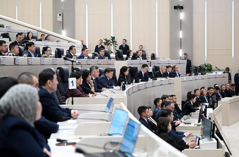 Эл өкүлү Кыргызстандагы энергетикалык бардык келишимдерди текшерүүнү сунуштады