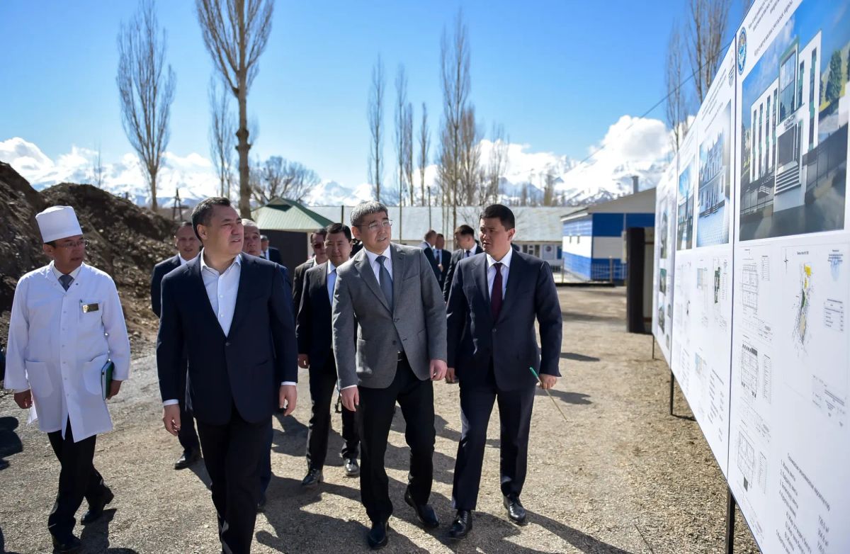 Чоң-Алай районунда поликлиника, лаборатория жана дарыгерлерге үй курулат