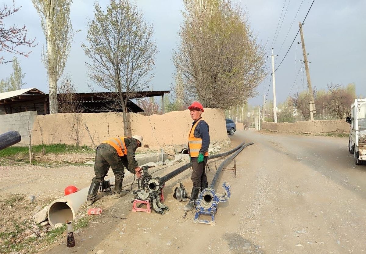 Баткендеги Кара-Булак айылында ичүүчү суу системасы жаңыланууда
