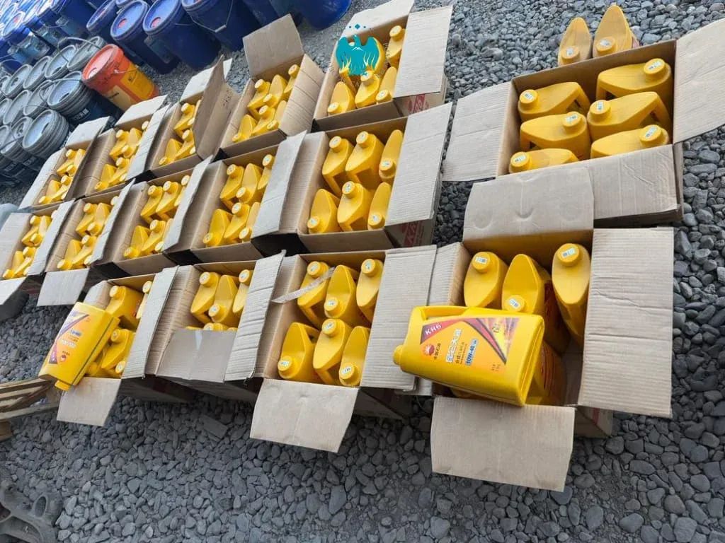 Новопавловка айылында 3 млн сомдук маркаланбаган мотор майы кармалды