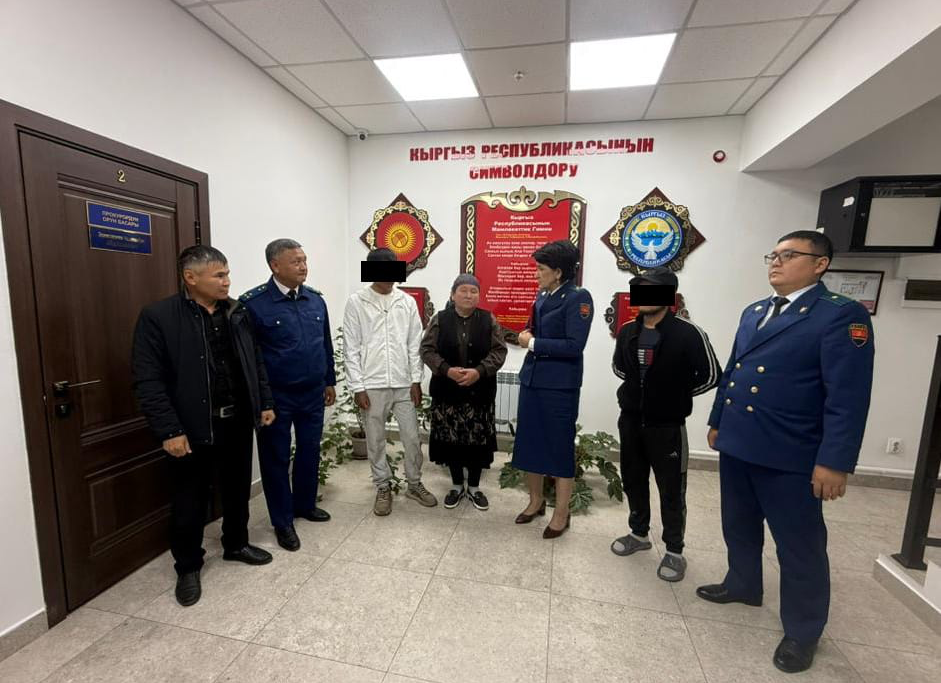 Нарында ата-энесиз балдарга балдарга жер тилкелери берилди