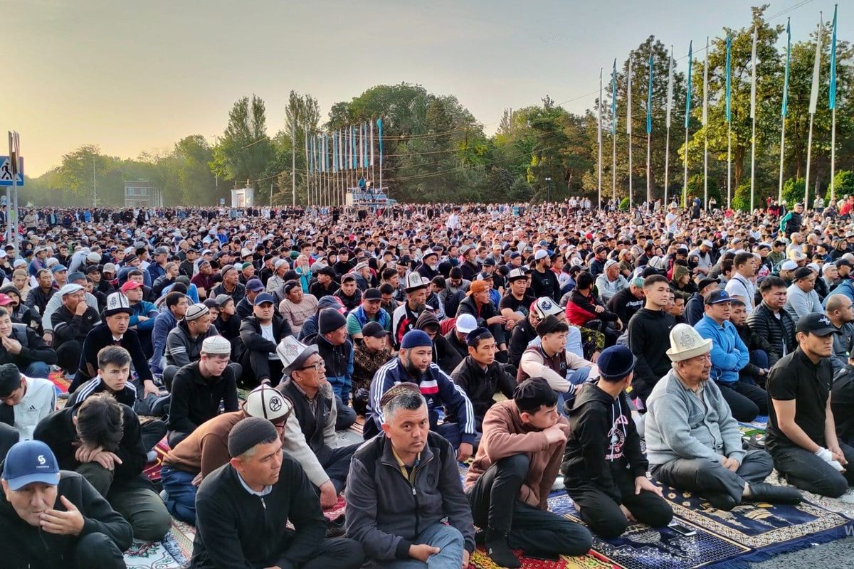 Айт намазы эски аянтта окулат