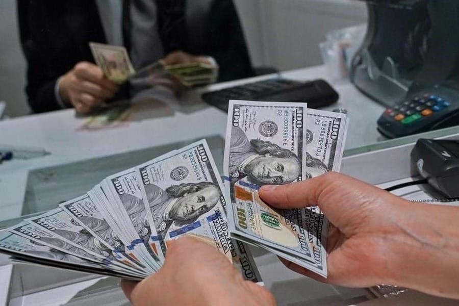Улуттук банк үч алмашуу бюросунун лицензиясын убактылуу токтотту