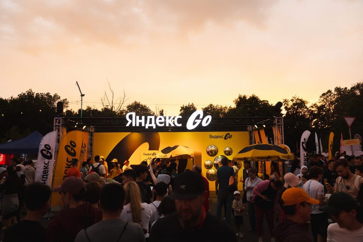 Яндекс Кыргызстан кайрадан спортту сүйүүчүлөрдү Night Run чуркоосуна чогултту