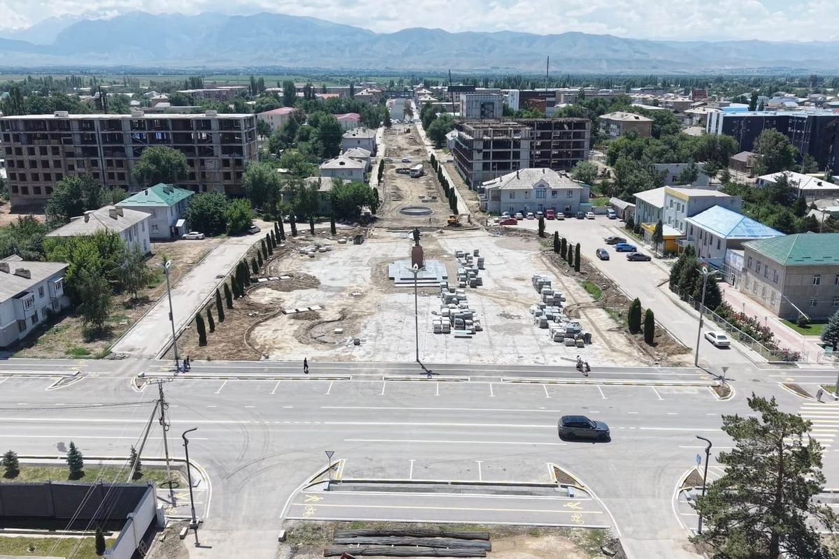 Талас шаарында борбордук аллея курулууда