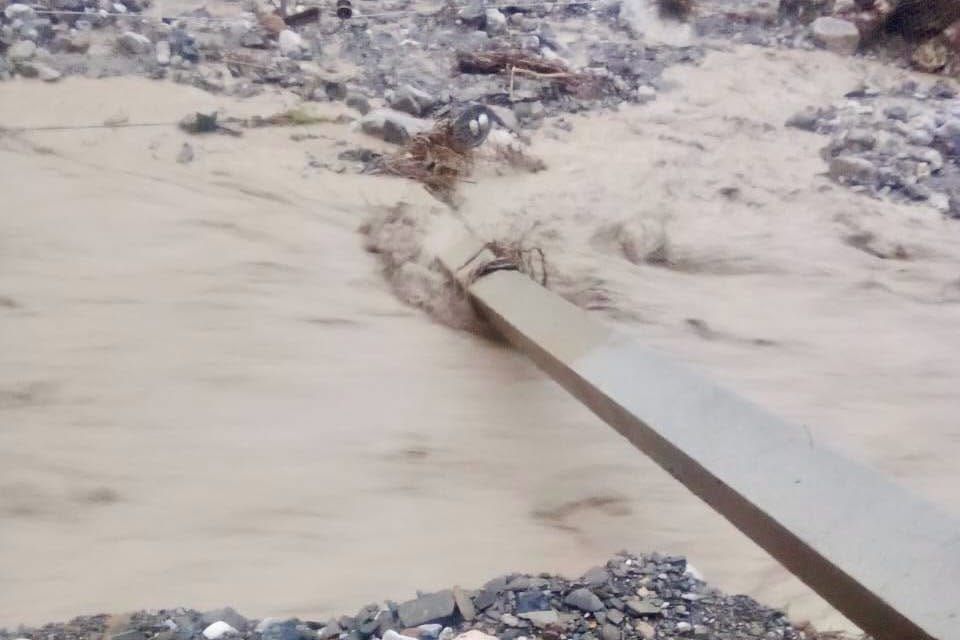 Баткенде селдин кесепетинен электр энергиясы үзгүлтүккө учурады