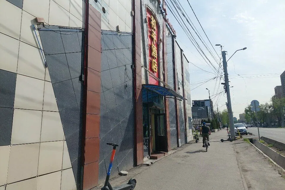 Санитардык талаптарды аткарбаган кафе жабылып, айып пул салынды